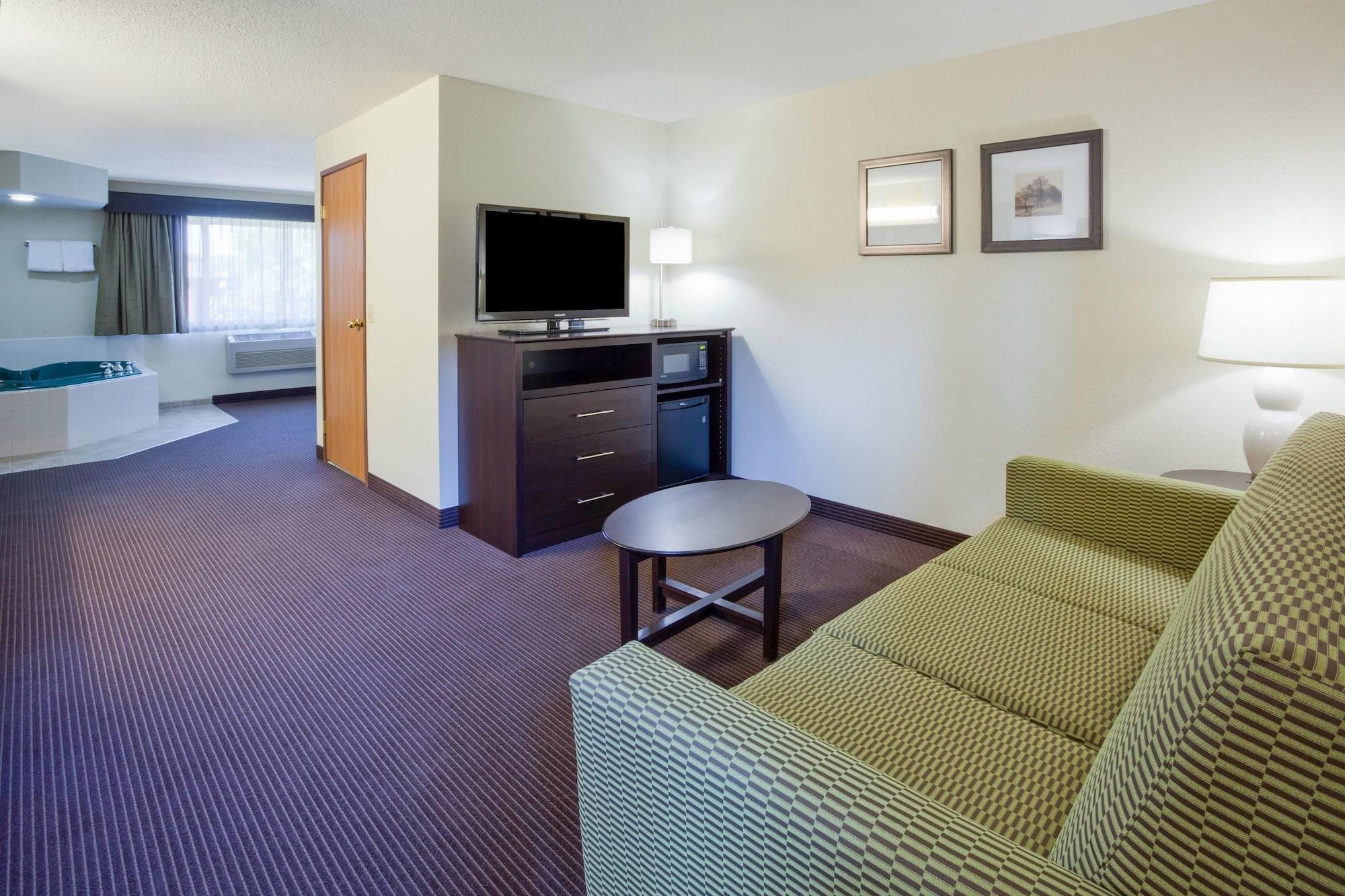 Americinn By Wyndham Rhinelander Buitenkant foto